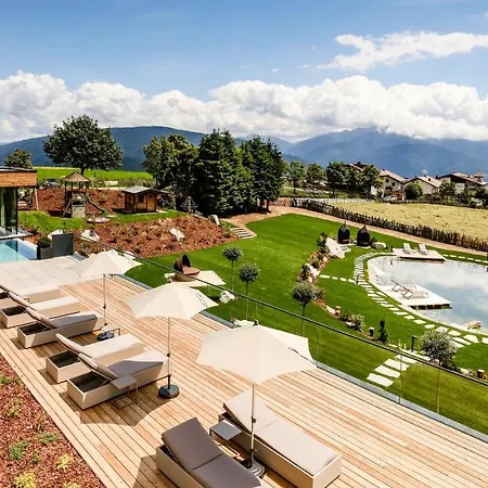 Sonnenberg Panorama Dolomites Wellbeing 4*