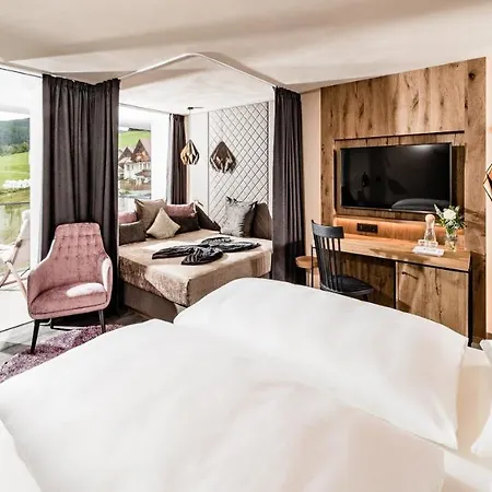 Sonnenberg Panorama Dolomites Wellbeing