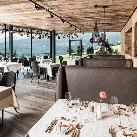 Sonnenberg Panorama Dolomites Wellbeing